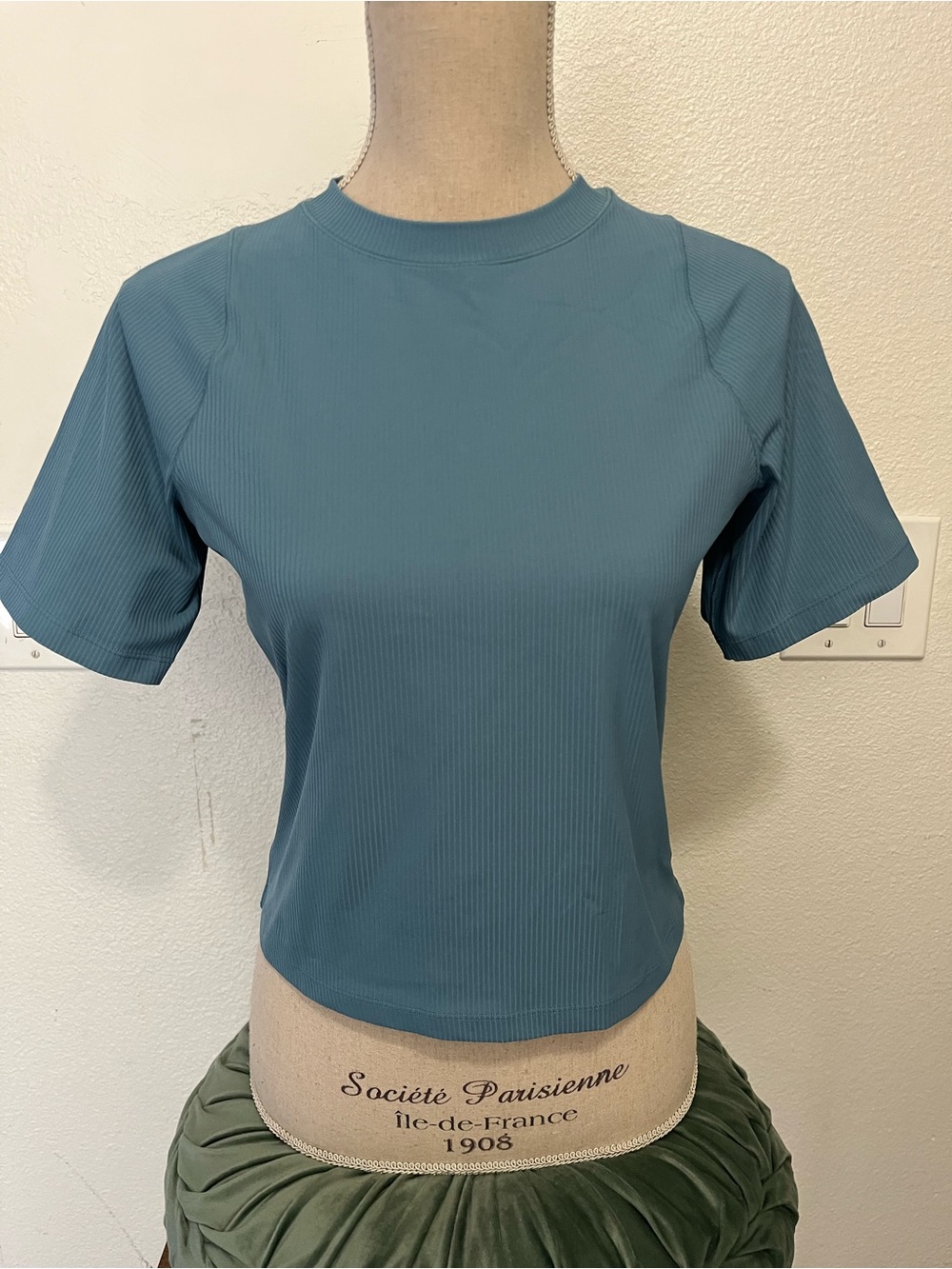 Nike Women’s Short-Sleeve Ribbed Crew Top in Teal Blue